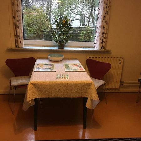 Roligt Centralt Beliggende Lejlighed I Tórshavn Exterior foto